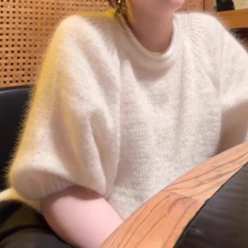 Round Neck Short-Sleeved Sweater for Women, Spring and Autumn Lazy Style, Niche Gentle Puff Sleeve Knitwear, Soft and Fluffy Top