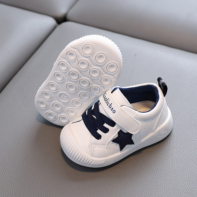 2025 primavera zapatos para niños pequeños zapatos de cuero Baotou zapatos para bebés zapatos deportivos para niños zapatos de interior para bebés