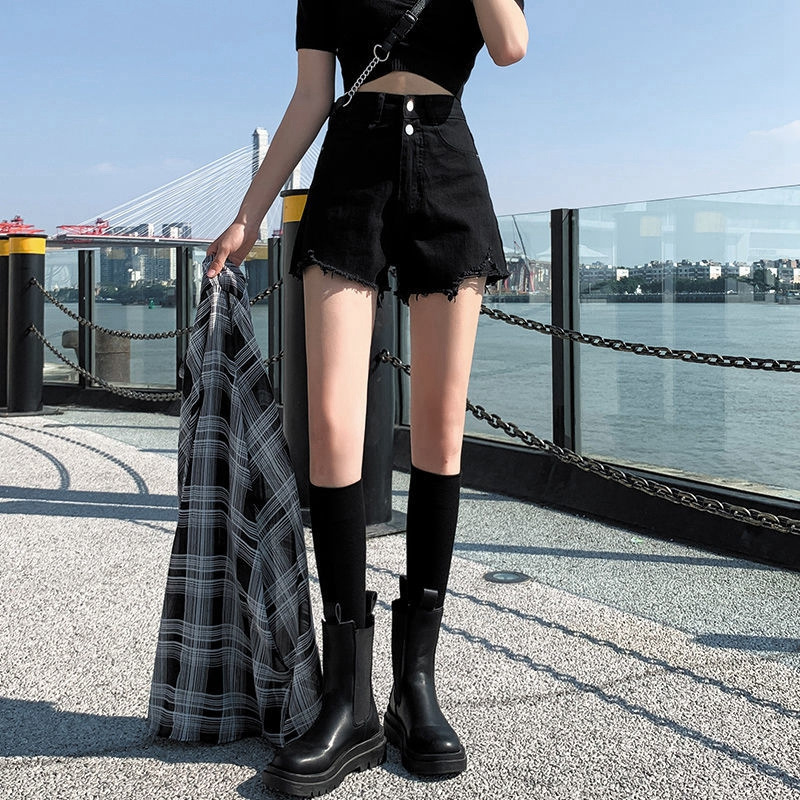 2025 년 여름 새 한국식 하이 허리 데님 반바지 여성용 루즈 찢어진 A 자형 모피 가장자리 슬리밍 와이드 레그 핫 팬츠 A