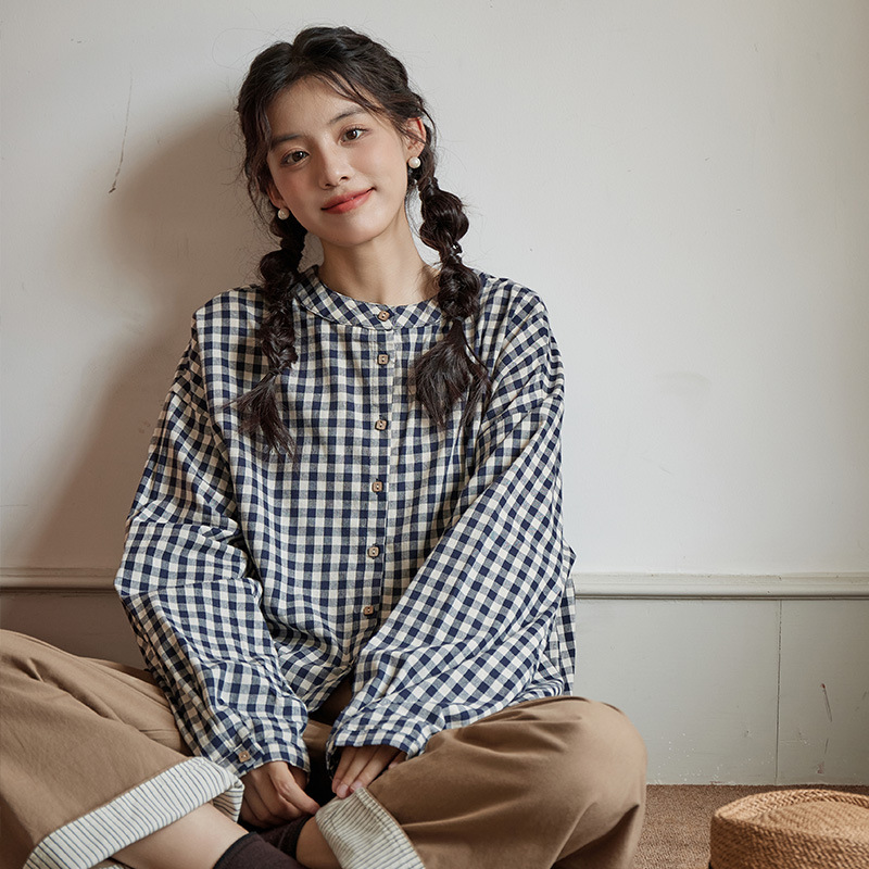 2025 년 봄 새로운 도착 일본 예술적 격자 무늬 느슨한 간단한 디자인 두 얼굴 둥근 목 긴 소매 셔츠