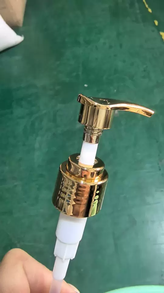 源头工厂电镀烫金烫银蕾丝24牙螺纹泵 鸭嘴按压乳液泵洗手液泵头