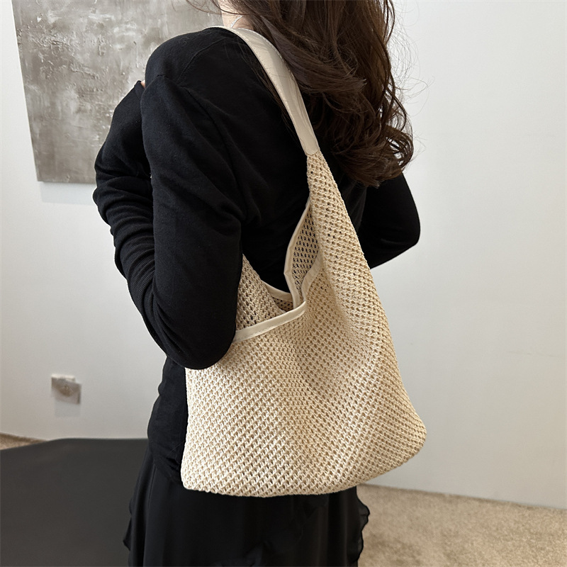 Bolsos de gran capacidad simples para mujeres 2024 nueva moda versátil bolsas de hombro casuales tejidas bolsas de playa para mujeres