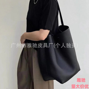 �F؛The RowˮͰ����Ƥ�߼��д��������ذ�ͨ�ڰٴ�μ�����Ů��