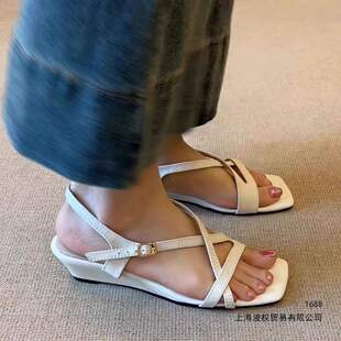 �F؛~��ʽ�ձ��LС��¶ֺ��ЬŮ�ļ����|���^�¸�һ�֎��_�RЬ