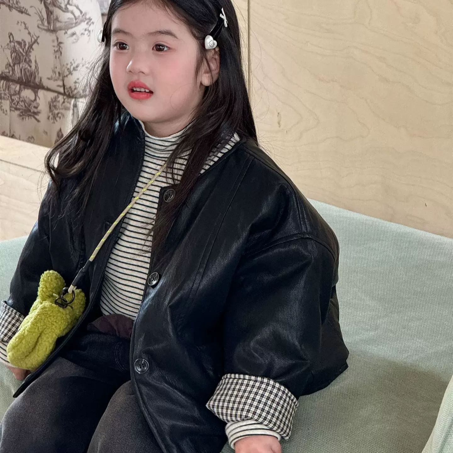 莱抱抱2025秋冬季新款女童夹棉加厚皮衣拼格pu皮衣保暖夹克