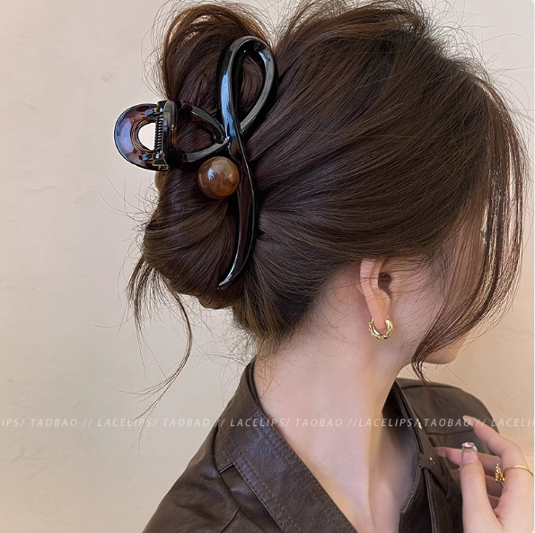[caramel color] brown beads large clip