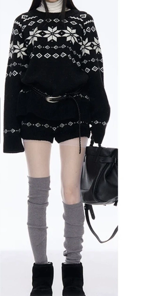 Зимний новый ретро тонкий тонкий и теплый черный жаккард остров трикотажный свитер шорты набор