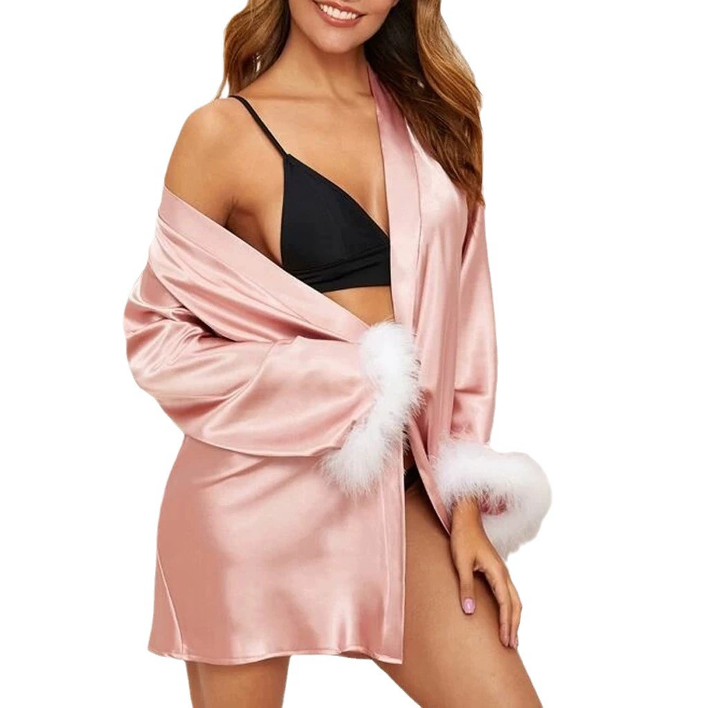«Граница торговли»? But we should translate: (Cross-border trading), tube top, underwear, sexy pijama, European style