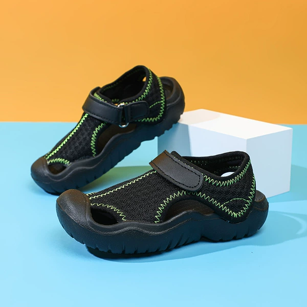 A22 black [Bringing shoe box packaging]
