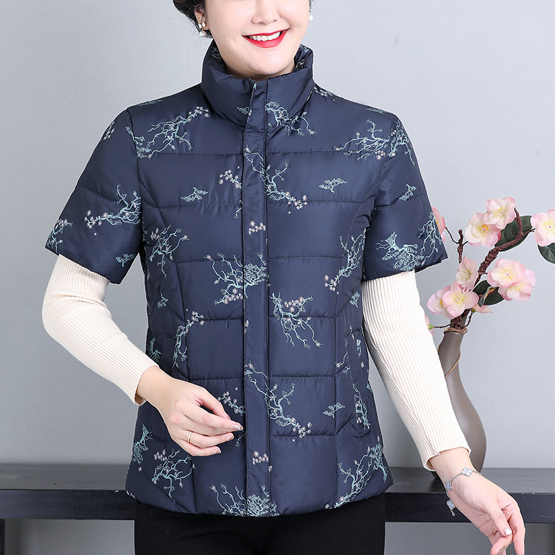 Plus-size women's shoulder-support vest, printed warm vest for middle-aged and elderly women, suitable for home wear and winter wear.