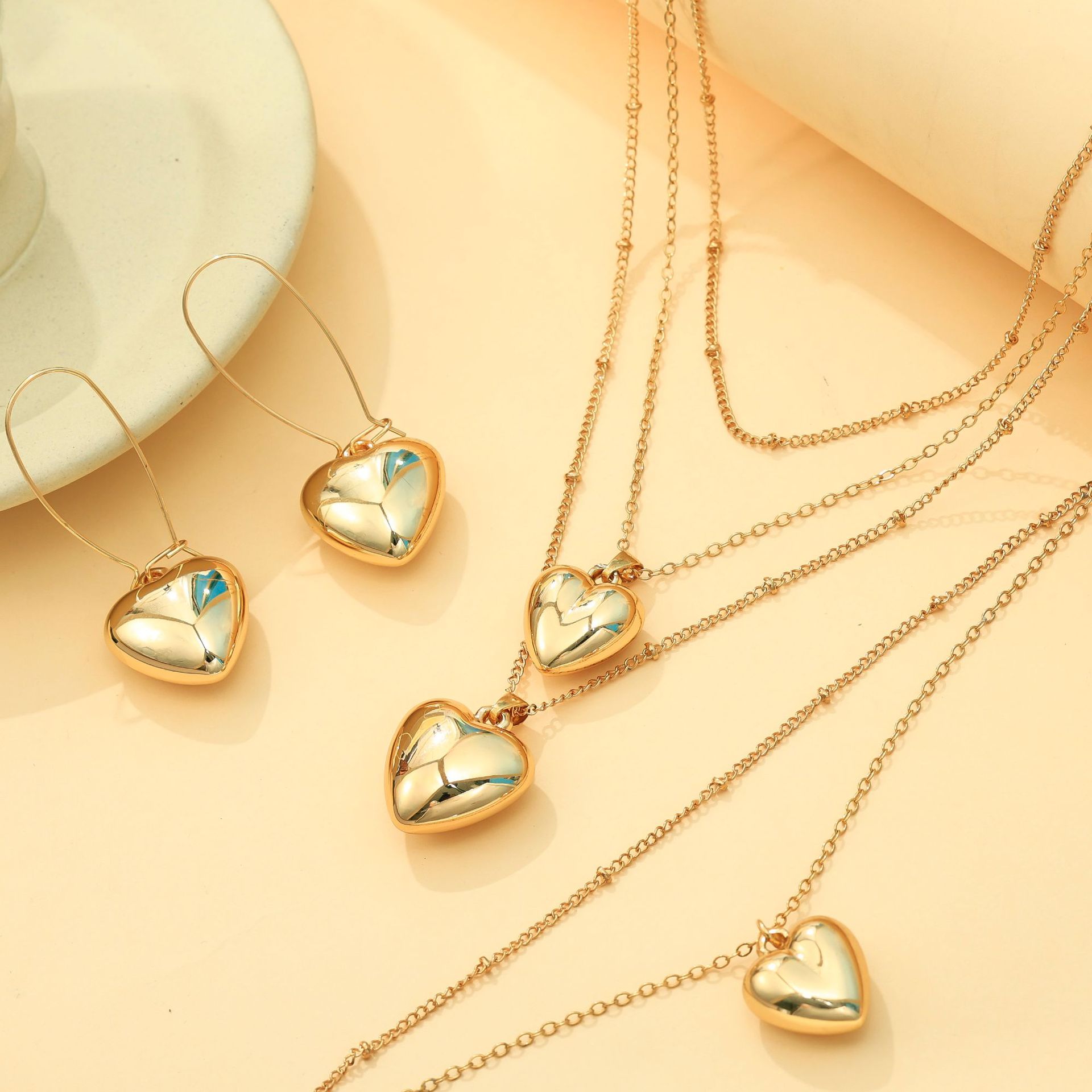 Conjunto de joyería de amor dorado simple de moda europea y americana, blogger, el mismo estilo, collar de todo fósforo, aretes, pulsera image 5