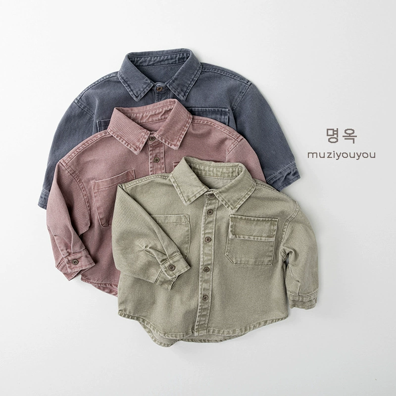 Новые осенние рубашки с длинными рукавами для мальчиков, детская свободная повседневная одежда в корейском стиле, универсальные топы для мальчиков и девочек, модная детская одежда.