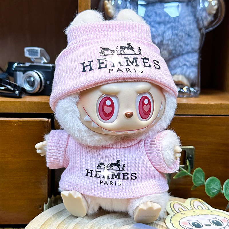 Labubu se sienta en la fiesta, ropa de bebé, caja ciega de primera generación, ropa de bebé Labubu, ropa de tela rabble, cara de vinilo de felpa