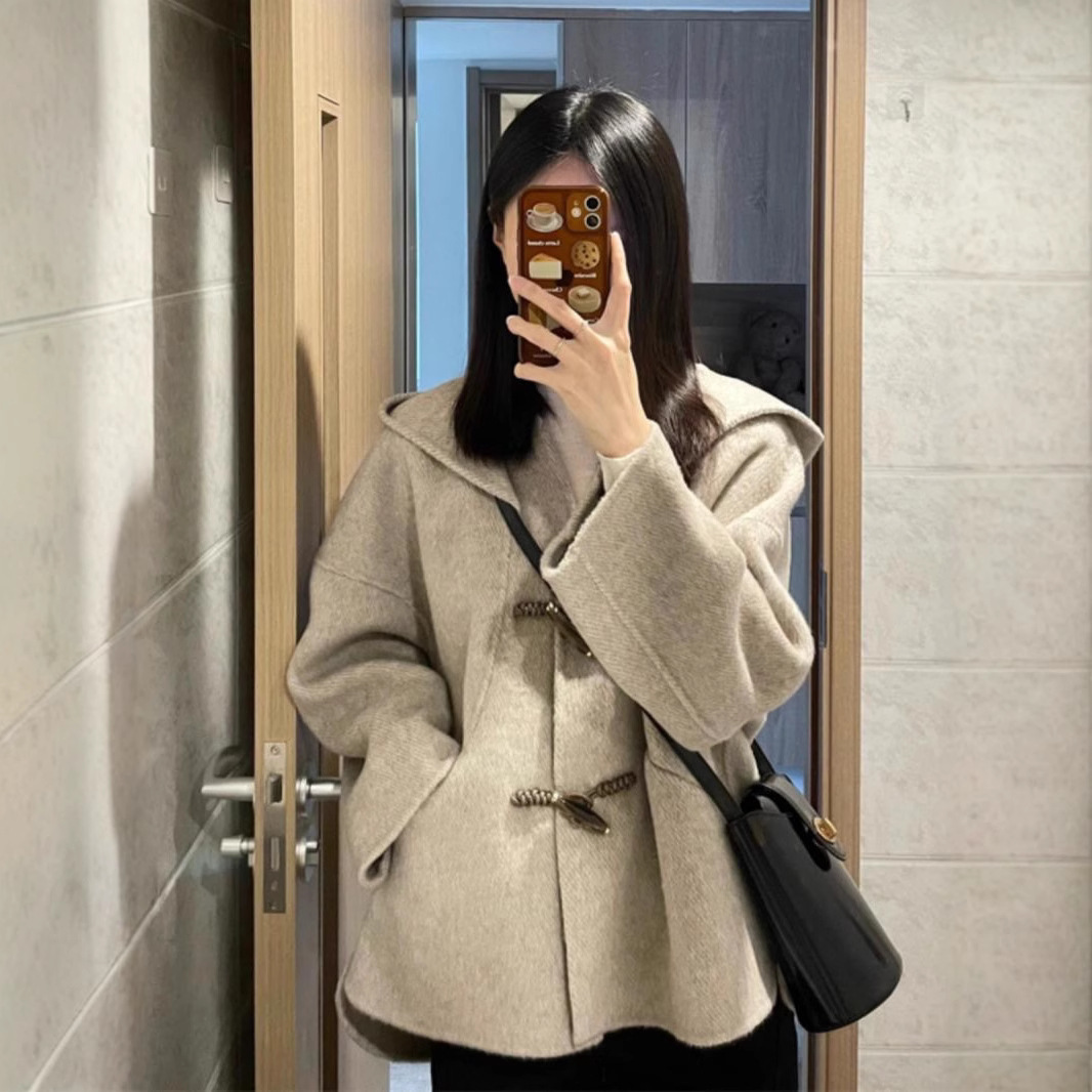 Horn-Button Hooded Wool Coat for Women, 2026 Autumn and Winter New Style, Woolen Jacket for Petite Figures, Korean Style with a High-End Feel