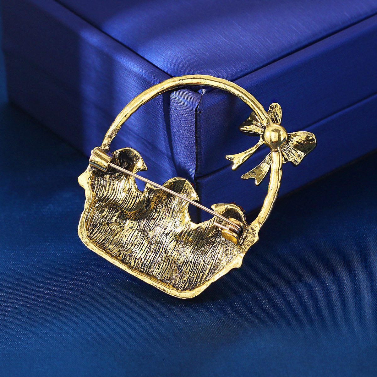 New Stylish and Exquisite Alloy Enamel Flower Basket Brooch, Versatile for Women's Suits and Cardigans, Accessory Pin