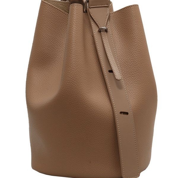 Bolsos de mujer transfronterizos Amazon 2026: Nuevos bolsos de gran capacidad con diseño de nicho a la moda, bolsos cruzados de un solo hombro al por mayor.