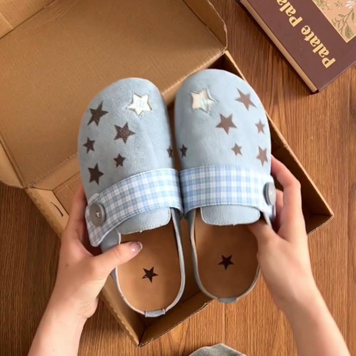 Zapatos Birken para mujeres 2025 nuevo verano con un zapato plano de pie aumentando la altura de la cabeza de la mitad de zapatillas zapatillas