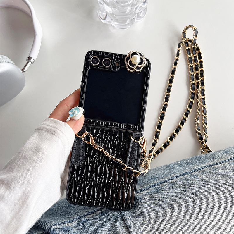 Funda para samsung z flip de piel con correa de cadena perlas_voghion.com