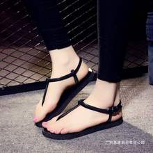 ��ЬŮ�ļ�ƽ�׼�ɫ�W��������Ů��ɳ��Ь�r�к��s�A�_����Ь����