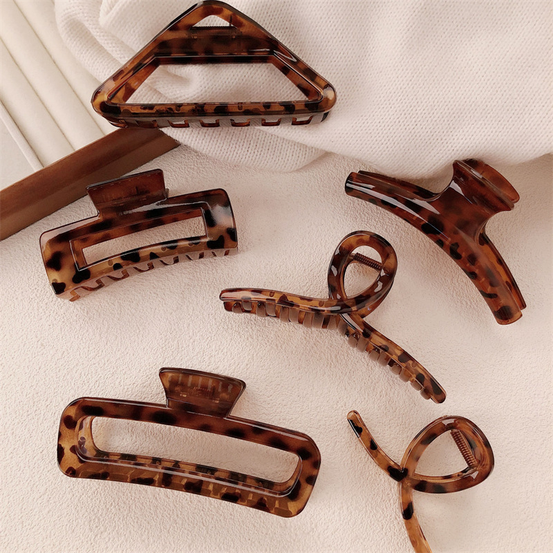 Fashion Old Money Style Leopard Print Cross Hair Clip Girl's Back of Head Coil Hair Clip Large Shark Clip Hair Accessories