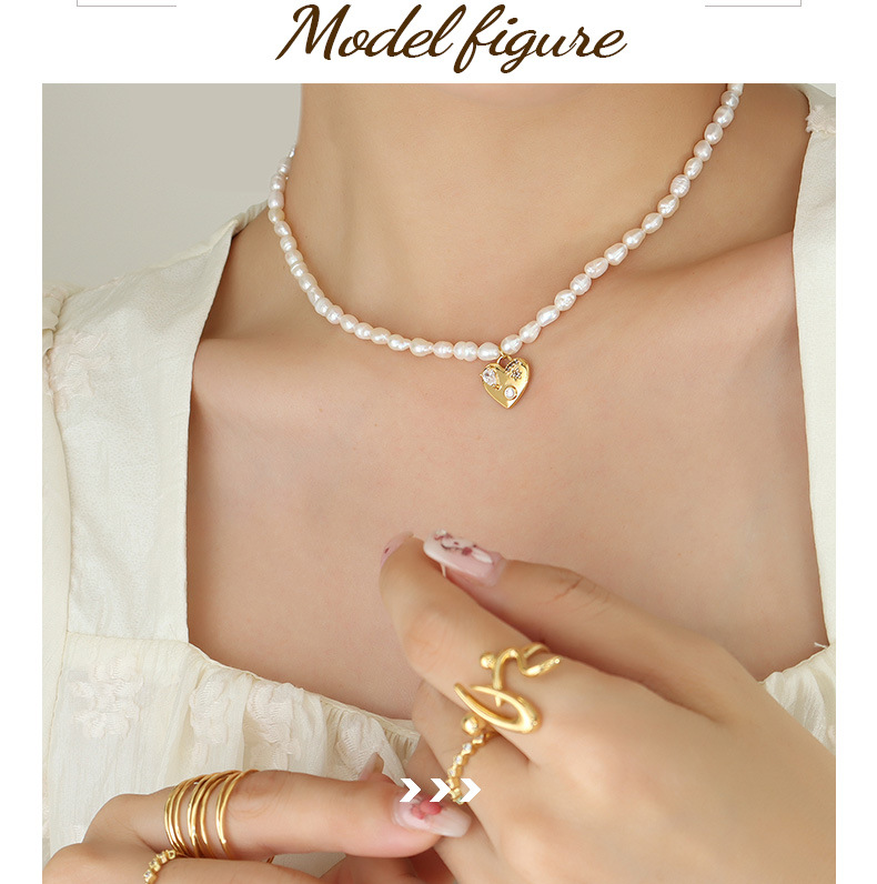 Retro Heart Shape Brass Inlay Artificial Pearls Zircon Pendant Necklace 1 Piece