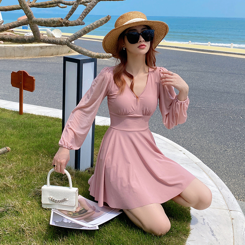 Traje de baño femenino dividido color sólido conservador bóxer falda moda de alta gama adelgazante que cubre el vientre traje de baño de vacaciones al por mayor