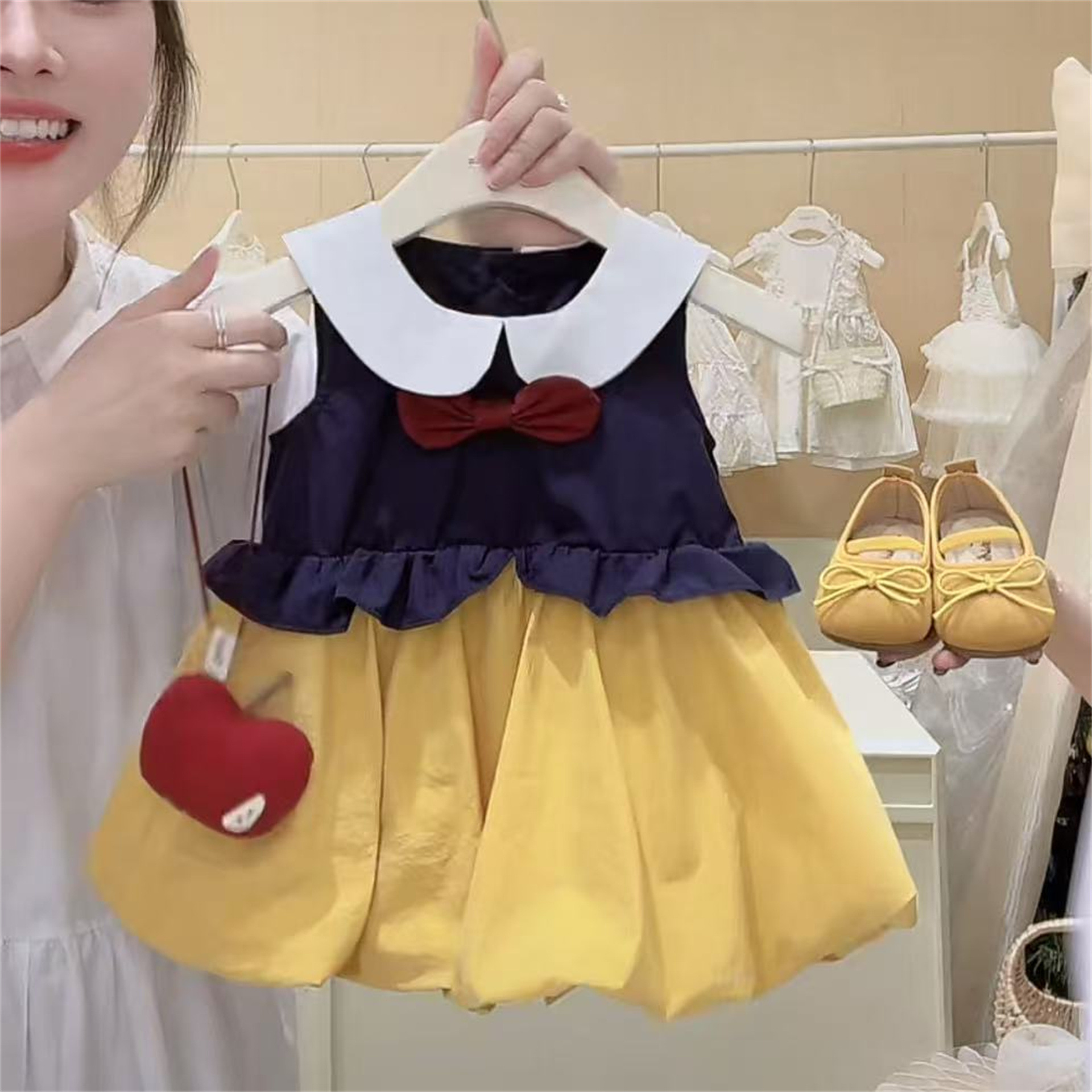 [Bolso gratis] Cute crítico golpea a la niña original Blancanieves sensación cómica jk uniforme capullo falda de muñeca