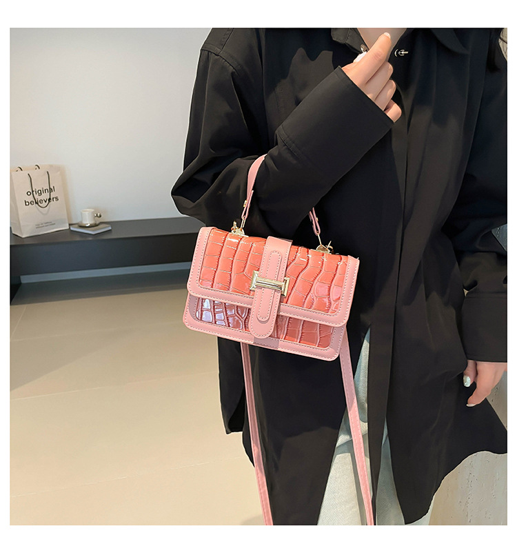 Håndholdt firkantet steinmønster 2024 Ny stil, trendy, eksklusiv, design i liten nisje, fasjonabel enkel kryssskulder_voghion.com