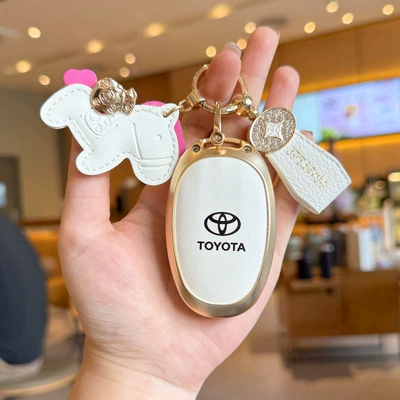 Gac Toyota Platinum 3X Key Car key bag - type-a-ivory-white-pony-hanging-chain