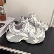 ����r���ϵ�ЬŮ���͸��W��2026���ļ��¿��n��ٴ��\�����eЬ