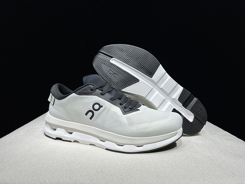 Cloudzone KITH x 共同ブランドの快適で多用途なカジュアルランニングシューズ、軽量で通気性に優れています。|undefined