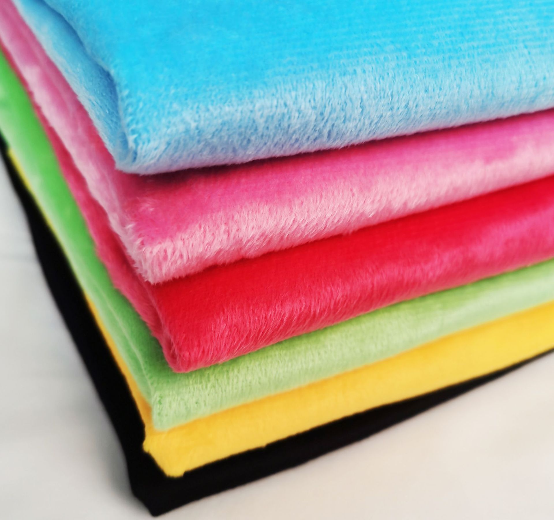 现货大量供应各色经编超柔 仿超柔 短毛绒玩具面料