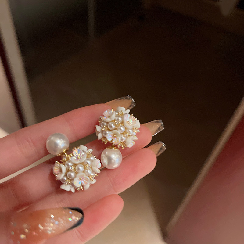 Pendientes de perlas de aceite con goteo de aguja de plata Pendientes de todo fósforo de moda, lujo ligero, joyería retro de alta gama al por mayor, fabricante de Yiwu