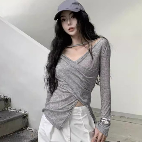 Ins hot girl pure desire sun protection V-neck long-sleeve T-shirt for women, spring and autumn, design sense, sexy temperament, slimming base top for women