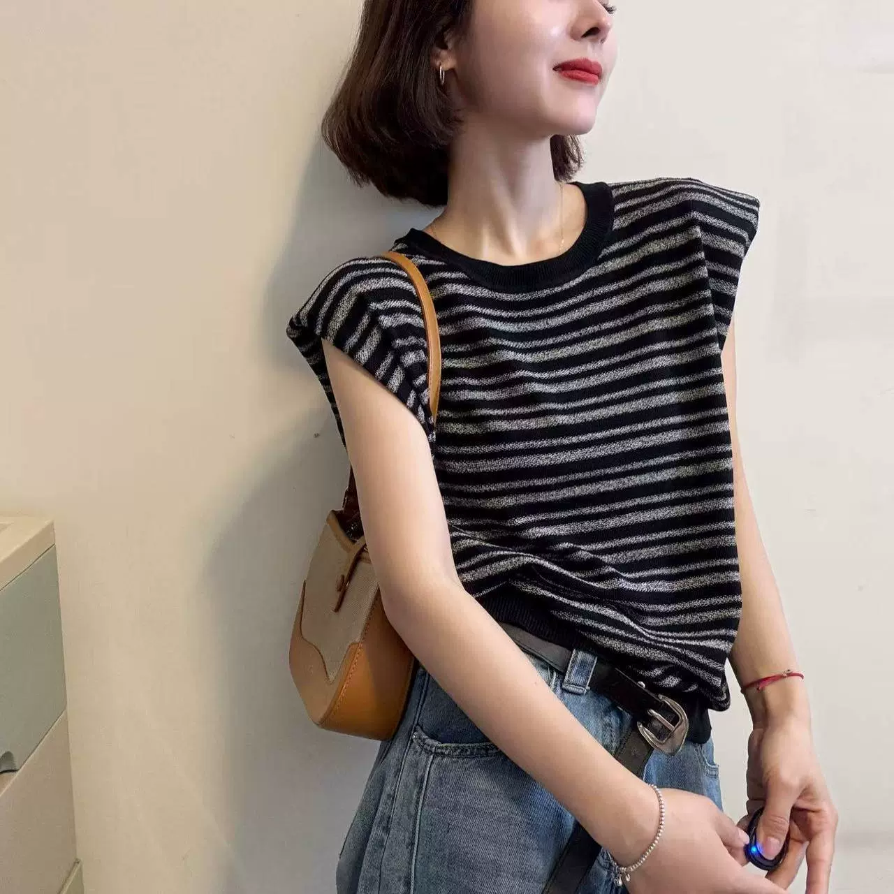 撞色条纹圆领无袖针织马甲背心女夏季新款宽松显瘦设计感小众上衣