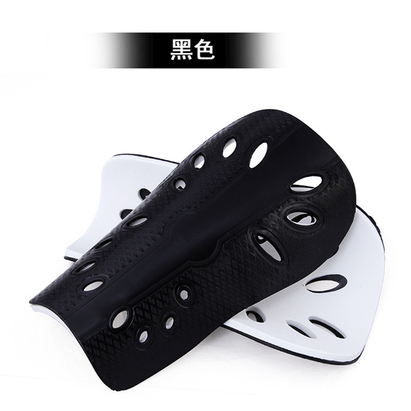 Protector de pierna de fútbol de alta calidad tablero de enchufe protector de pierna transpirable ultra-ligero con agujeros protector de pantorrilla enchufe tablero de enchufe almohadilla de rodilla