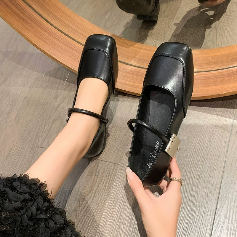 Однослойные туфли Mary Jane в стиле ретро с квадратным носком для женщин 2023 весна и осень новые туфли на низком каблуке с мелкой пряжкой для рта маленькие кожаные туфли