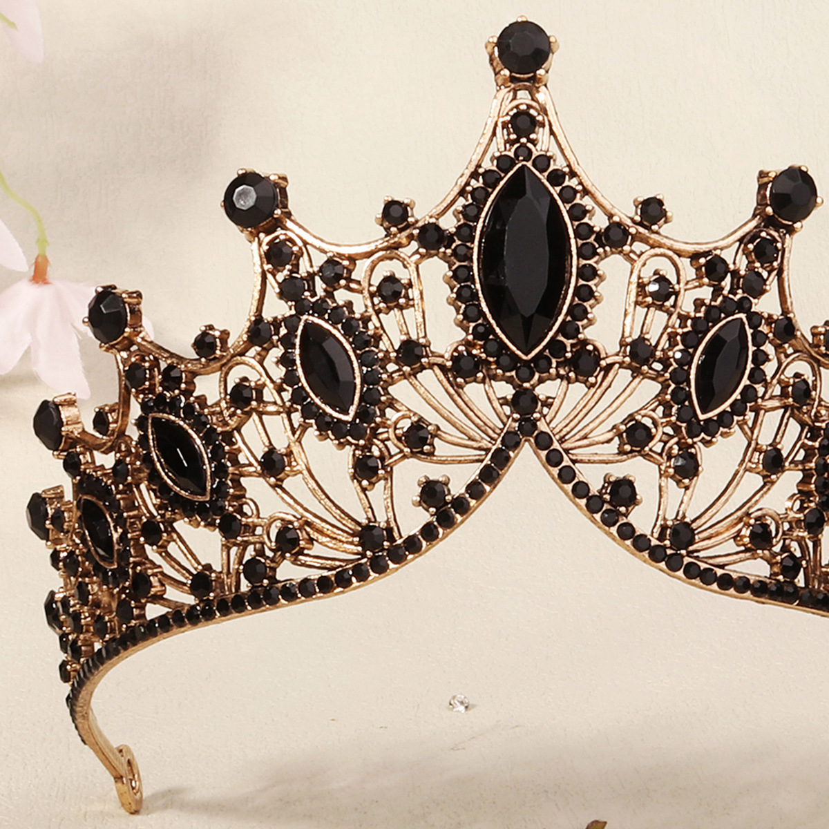 240g Weight Crown Hair Accessories Type Rhinestones, Pearl Inlay Material 1 Piece Quantity Wedding, Party Occasion Alloy Material Halloween Festival Crown Pattern Women's Gender Inlay Design Cool Style Style Halloween Cool Style Women's Crown Alloy Inlay Rhinestones Pearl Crown 8