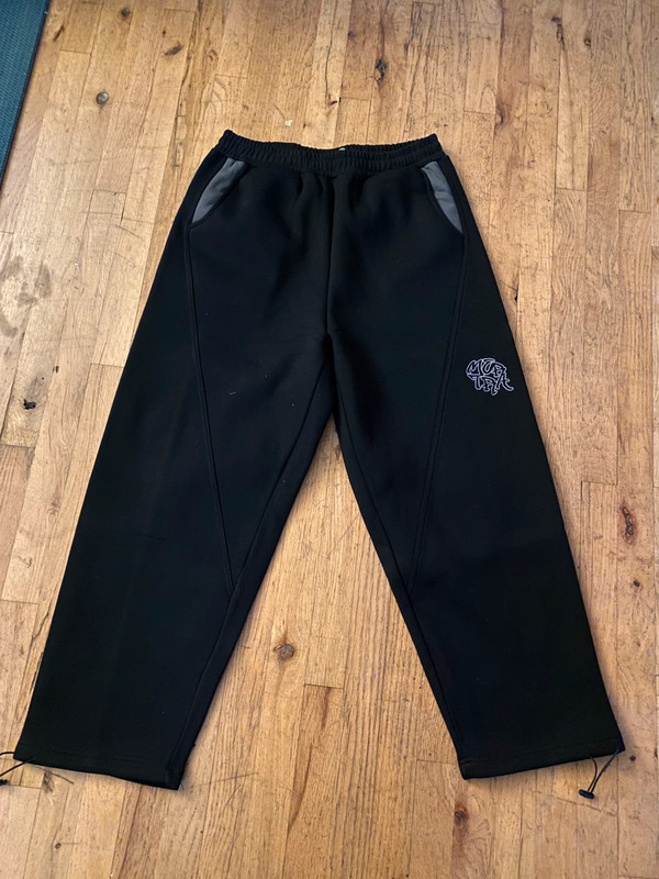 Europa y Estados Unidos transfronterizos americanos retro versátil suelto hip-hop empalme bordado pantalones de hombre comercio exterior