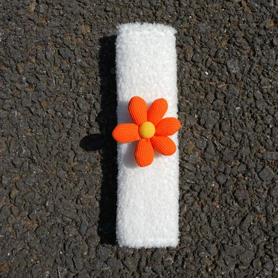 Seat Belt Shoulder Pads | Seat belt shoulder pad - lambs-wool-large-6-petal-flower-orange-25x75cm35g-can-be-customized