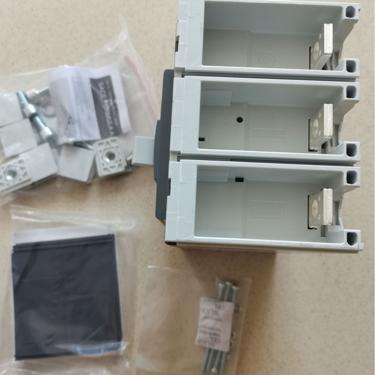 优惠全新德国ABB断路器 A3N400 TMF400