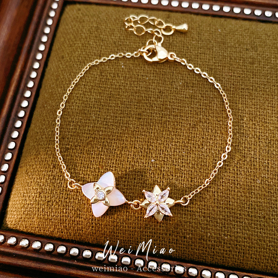 Zirconium Fritillaria Lucky Flower Herb Bracelet lujo ligero nicho de alta sensación pulsera temperamento exquisito joyería al por mayor