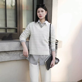 女式针织衫;连衣裙;女式羊毛衫