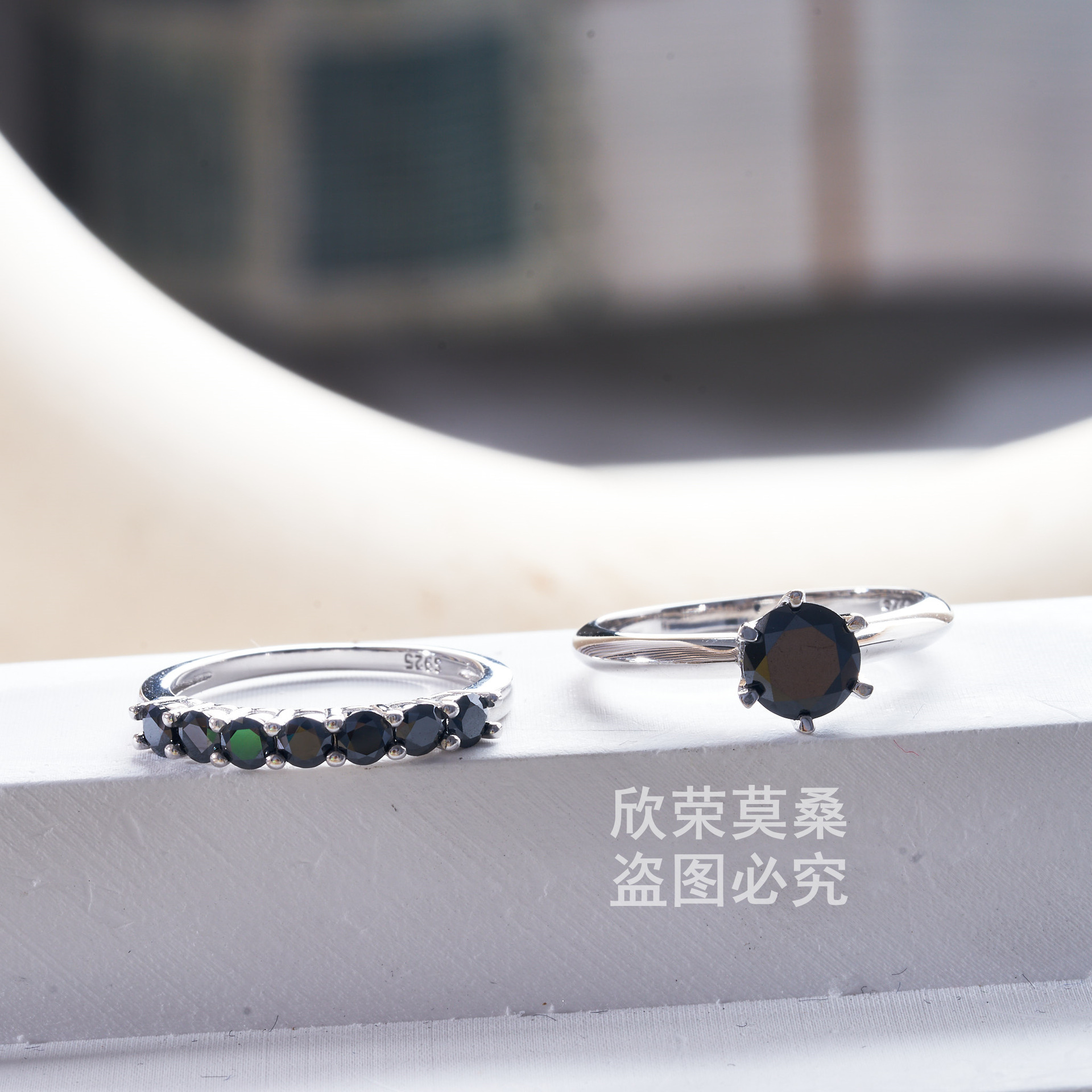 Anillo negro / azul-verde de piedra de moissanita S925 plata esterlina anillo de piedra de moissanita con certificado GRA 1.7CT transfronterizo