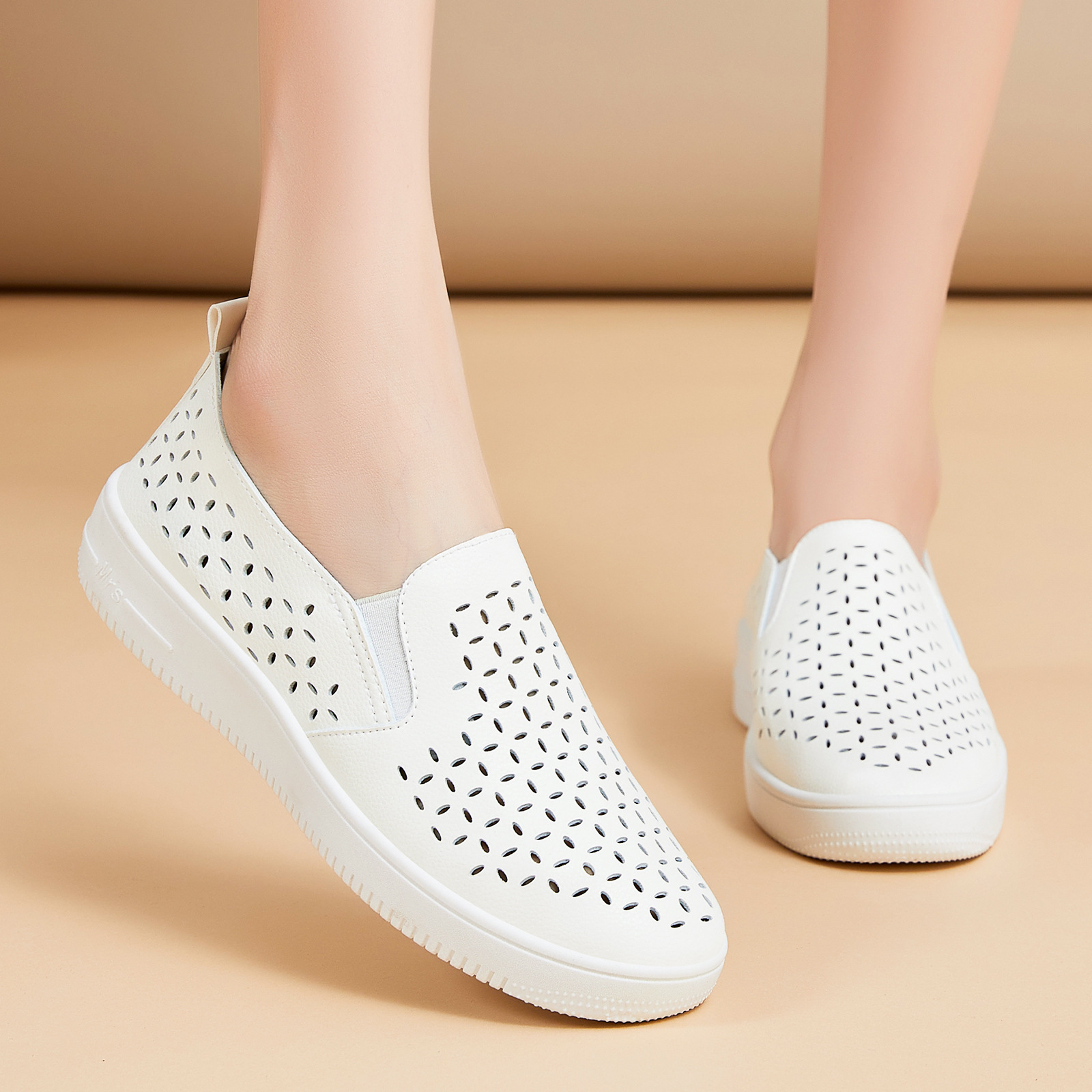 Zapatos de mujer 2026 nuevos zapatos blancos de verano de mujer coreana zapatos casuales al aire libre zapatos simples