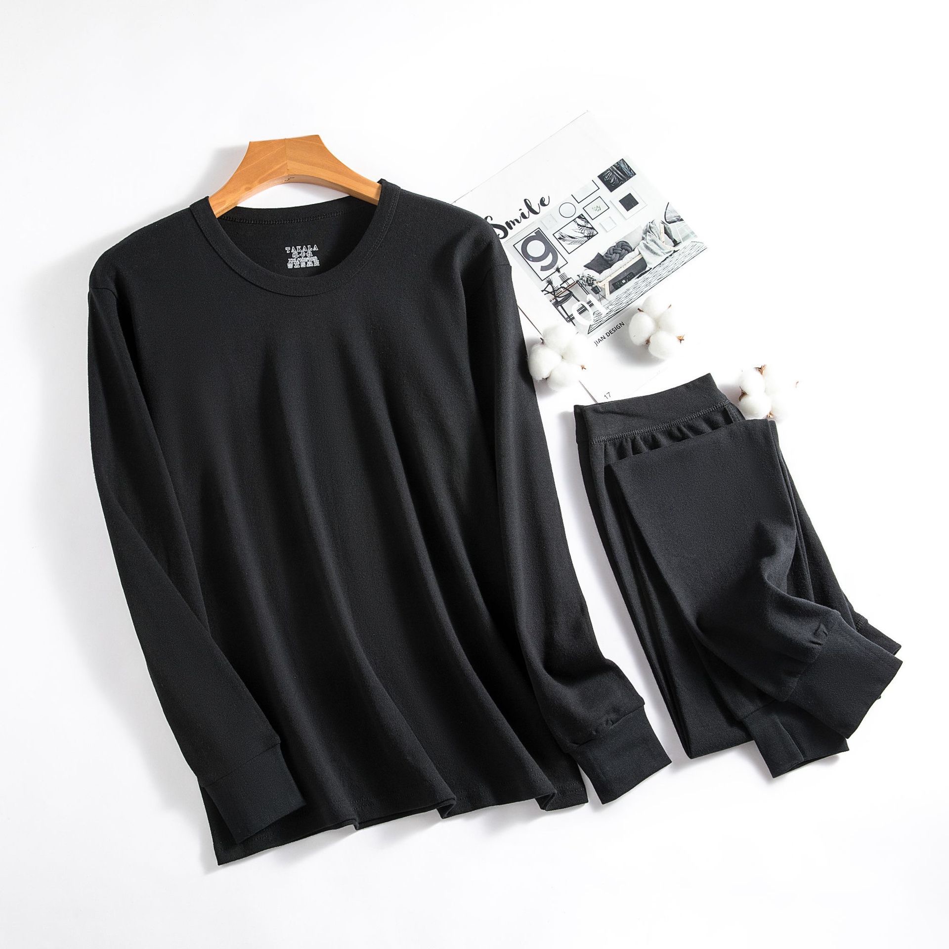 Black cotton thermal underwear with a round collar, trousers