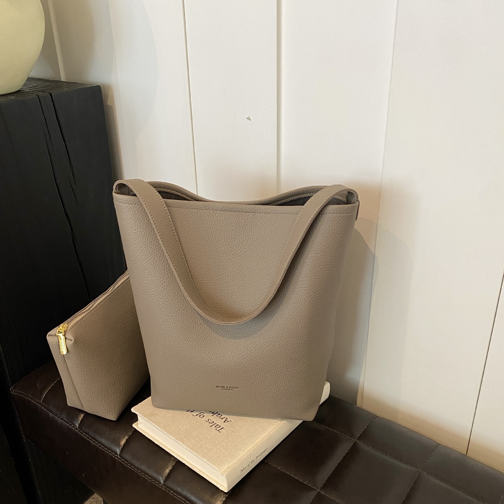 Cross-border RO.W retro large-capacity underarm bag, fashionable and simple bucket bag, versatile casual commuter shoulder bag for foreign trade