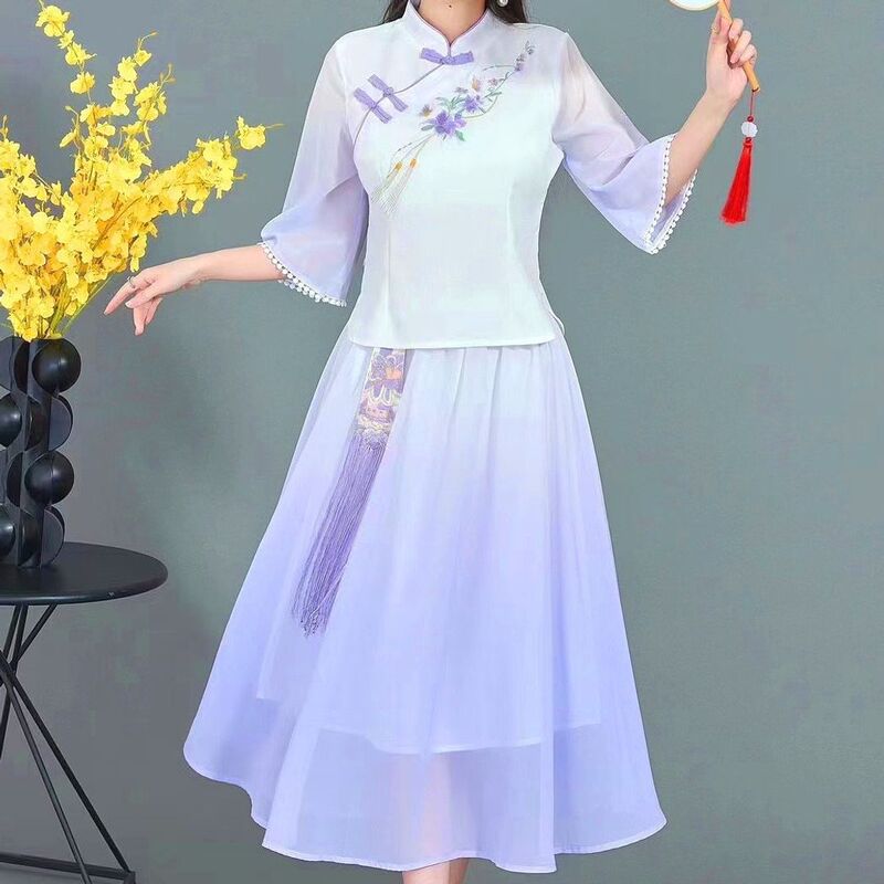 Chinese Hanfu summer age-reducing two-piece dress, tea art attire with embroidered flowers, Han elements, arm beads, gradient skirt, trendy Chinese Hanfu summer age-reducing two-piece dress, tea art attire with embroidered flowers, Han elements, arm beads, gradient skirt, trendy