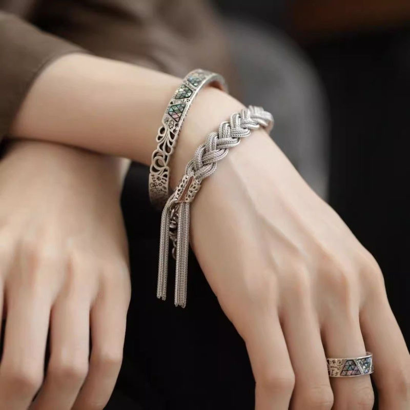 925 Silver Hand-Woven Twist Tassel Bracelet, New Chinese Style Niche Design, Elegant and High-End 925 Silver Hand-Woven Twist Tassel Bracelet, New Chinese Style Niche Design, Elegant and High-End