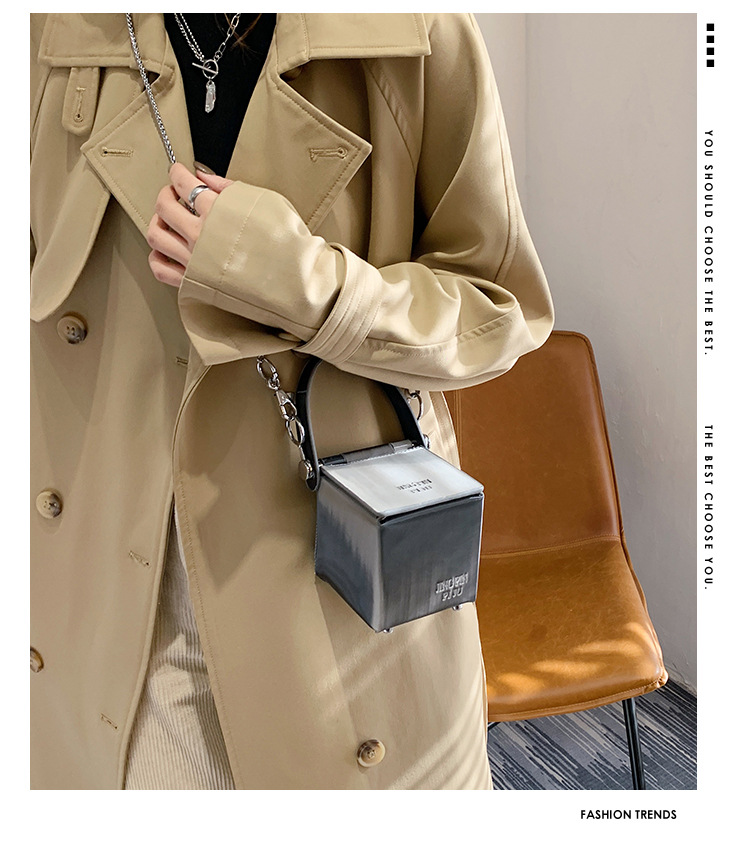 Bolso de hombro de mano con correa de cadena y diseño de azúcar pequeño de color gradual, de moda, 2023_voghion.com